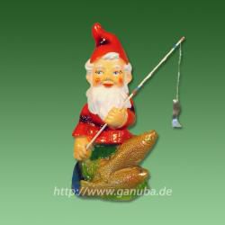 Gartenzwerg mit zwei Fischen