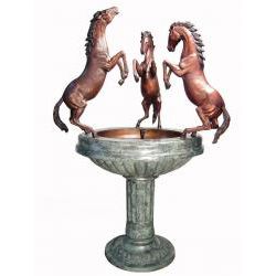 Gartenbrunnen - Drei Pferde aus Bronze