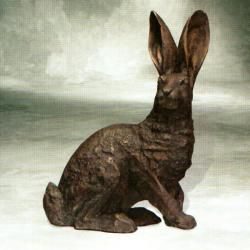 Garten-Figur Hase mit aufgestellten Löffeln aus Bronze