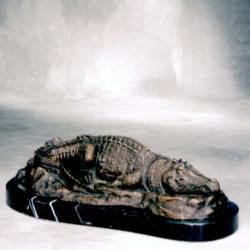 Bronze-Figur Schlafendes Krokodil