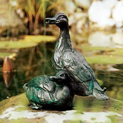 Entenpaar, zusammensitzend, Wasserspeier