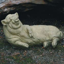Gartenfigur Schwein - seitlich liegend