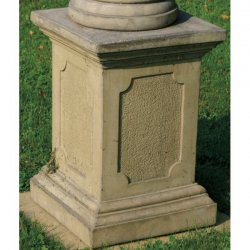 Sockel Tall Plinth