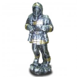 Dekorations - Figur Feuerwehrmann mit zwei Schläuchen