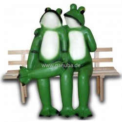 Tier - Figur Frosch - Paar auf einer Bank