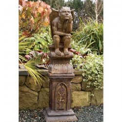 Gargoyle Figur Gargoyle - Ealhelm auf Sockel  - Fantasy Garten-Figur