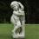 Weiße Gartenfigur Inverno