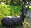 Bronze-Skulptur Liegender Steinb...