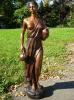 Bronze-Skulptur Frau mit Wasserk...