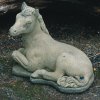 Dekofigur für den Garten Fohlen