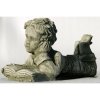 Gartenfigur Junge - lesend