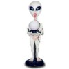 Alien hält ein große Lampe in be...