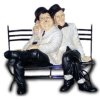 Dick und Doof sitzen zufrieden u...